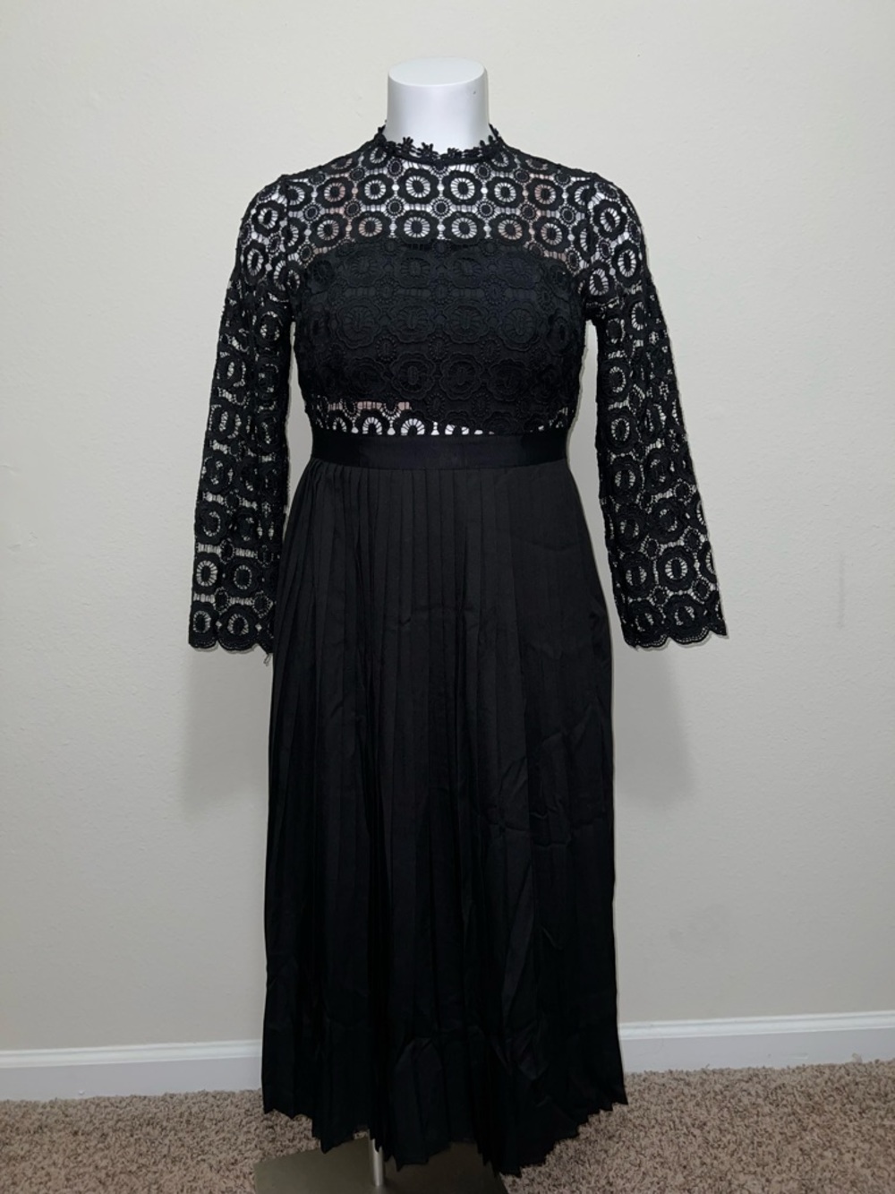 Haokeke Black Lace High-Neck Midi Dress with Long Sleeves